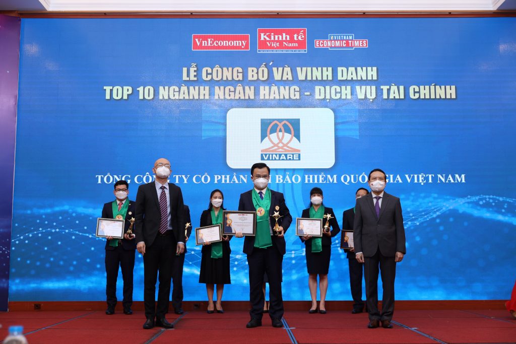 VINARE vinh dự nhận giải thưởng Top 10 ngành Ngân hàng – Dịch vụ tài chính – Thương hiệu Mạnh Việt Nam năm 2020 – 2021